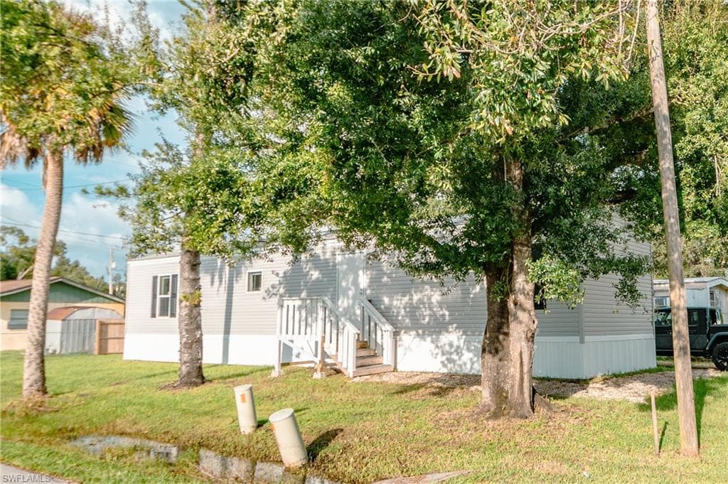 350 Stockton ST NORTH FORT MYERS, FL 33903