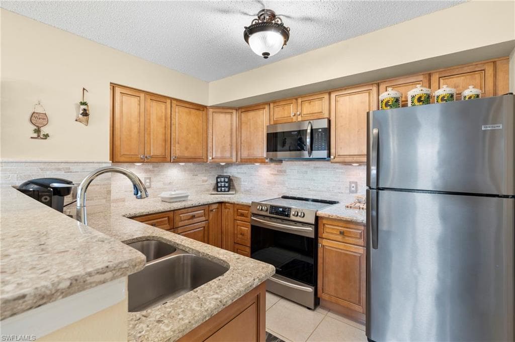 8736 River Homes LN 7301 BONITA SPRINGS, FL 34135