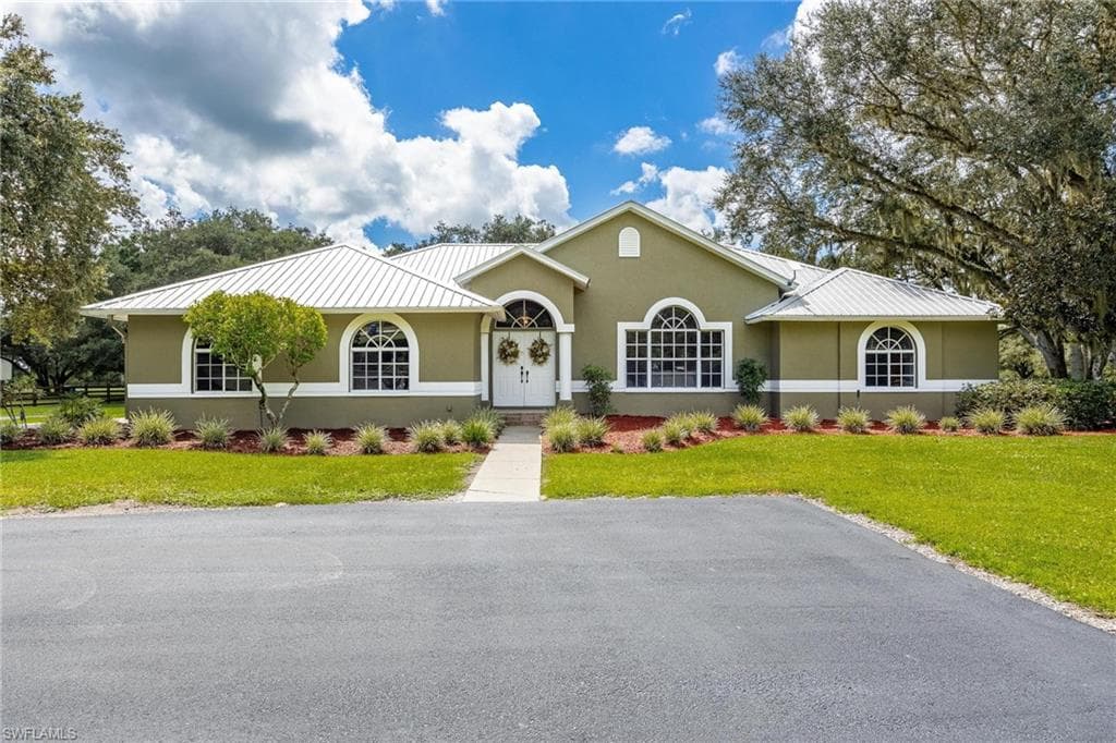 2809 Frontier CIR LABELLE, FL 33935