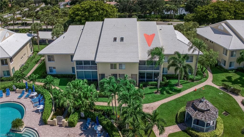 5805 Glencove DR 704 NAPLES, FL 34108