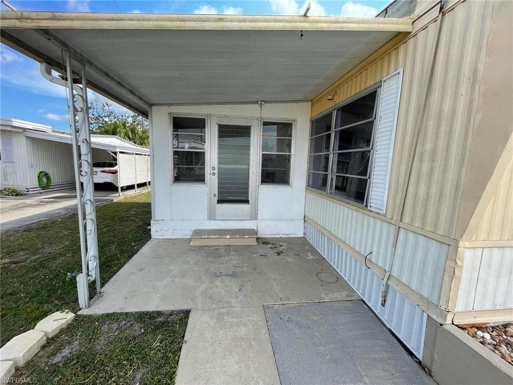 272 Flame LN NORTH FORT MYERS, FL 33917