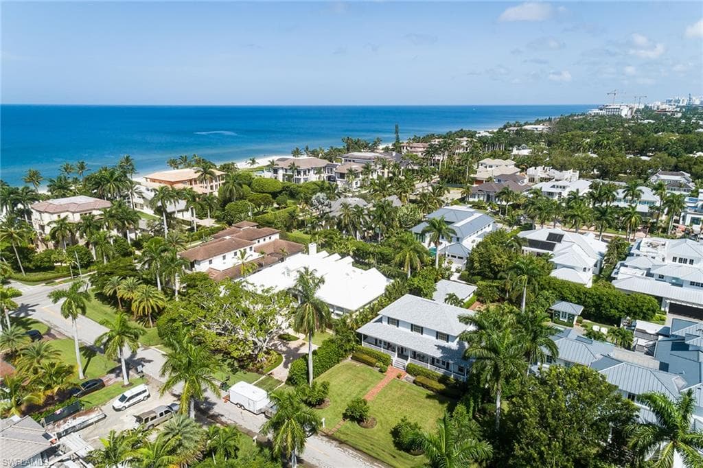 155 1st AVE S NAPLES, FL 34102