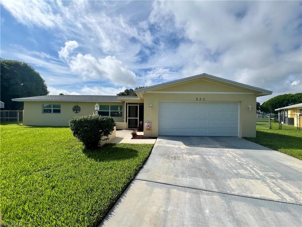 532 Pennview AVE LEHIGH ACRES, FL 33936