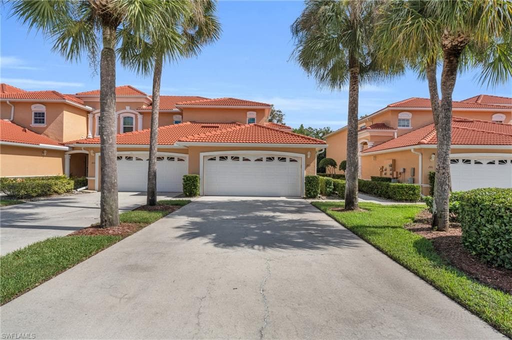 13861 Eagle Ridge Lakes DR 203 FORT MYERS, FL 33912