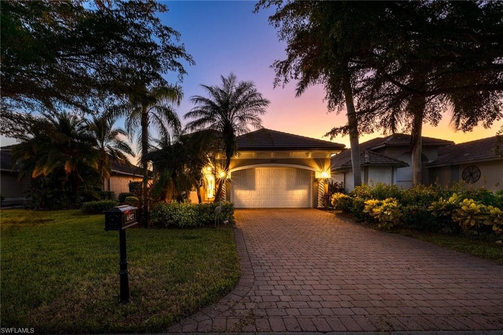 6927 Mauna Loa LN NAPLES, FL 34113