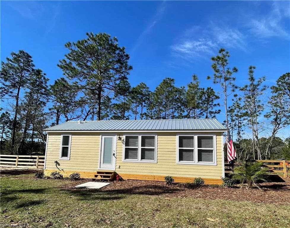 143 Lake Galilee DR W HAWTHORNE, FL 32640