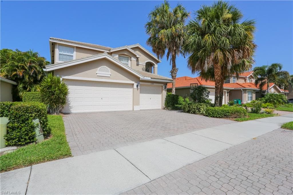 2399 Butterfly Palm DR NAPLES, FL 34119
