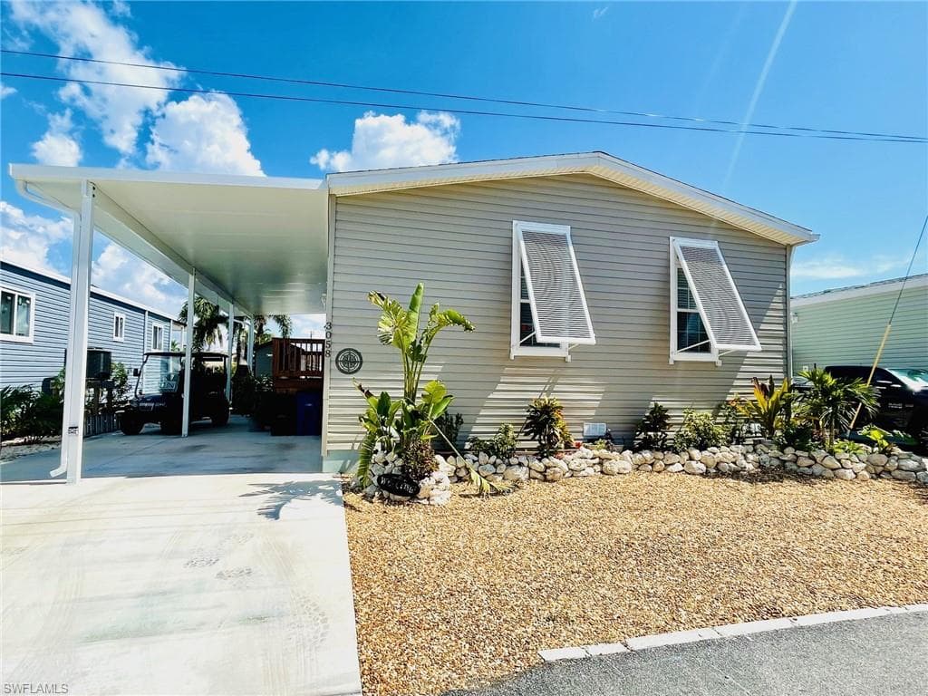3058 Binnacle LN ST. JAMES CITY, FL 33956