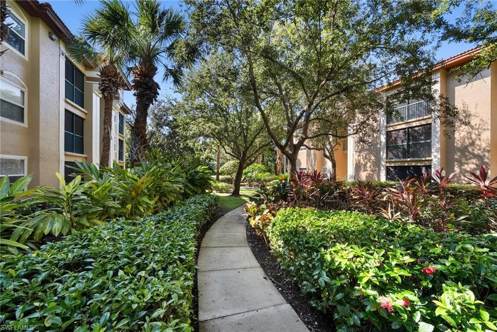 8960 Colonnades CT E 914 BONITA SPRINGS, FL 34135