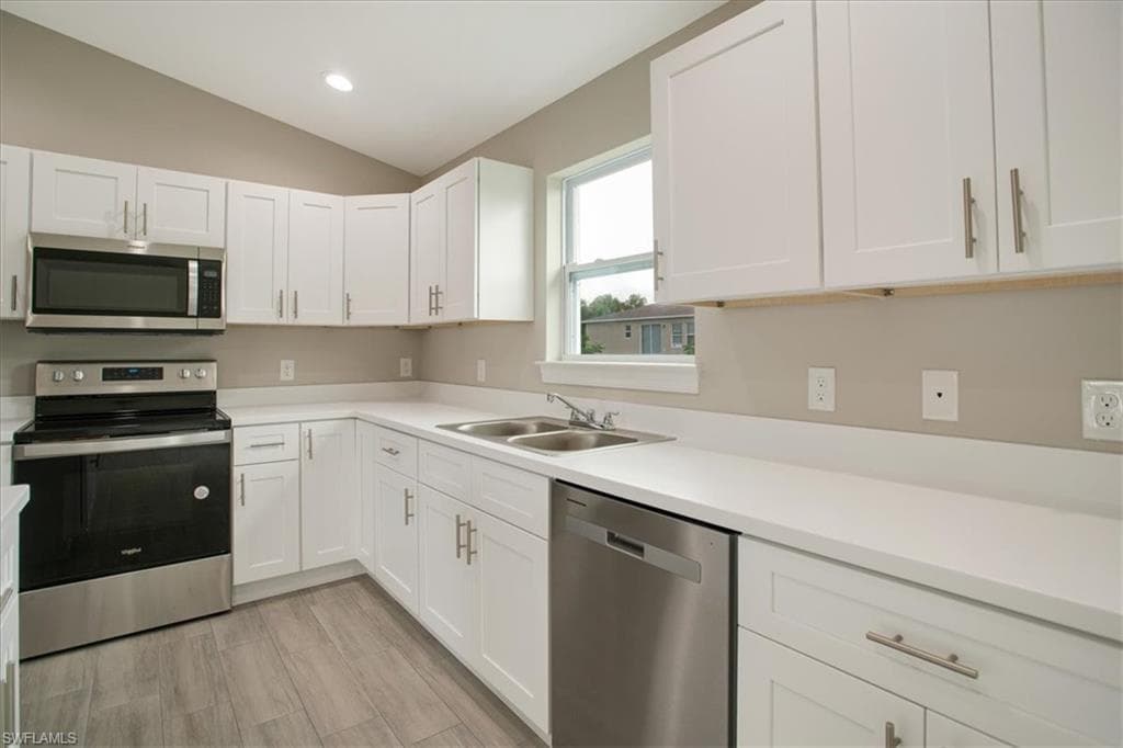 429 Rayford ST LEHIGH ACRES, FL 33974