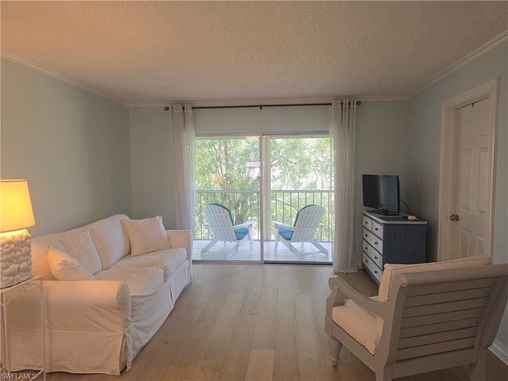 180 Turtle Lake CT 304 NAPLES, FL 34105