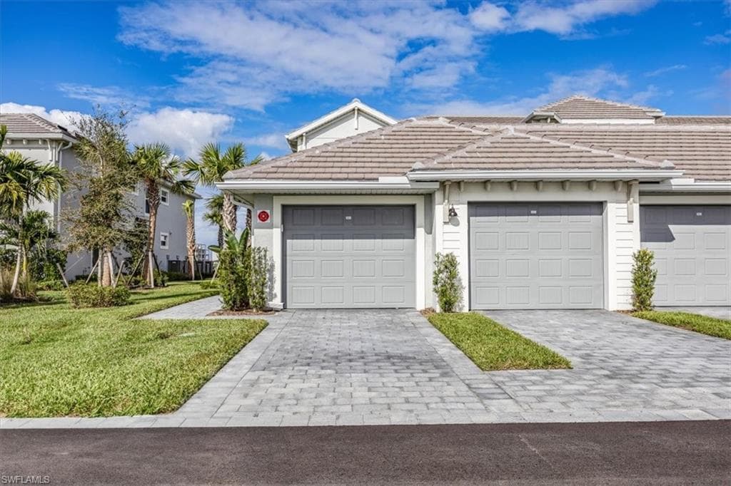 5427 Double Eagle CIR 2811 AVE MARIA, FL 34142