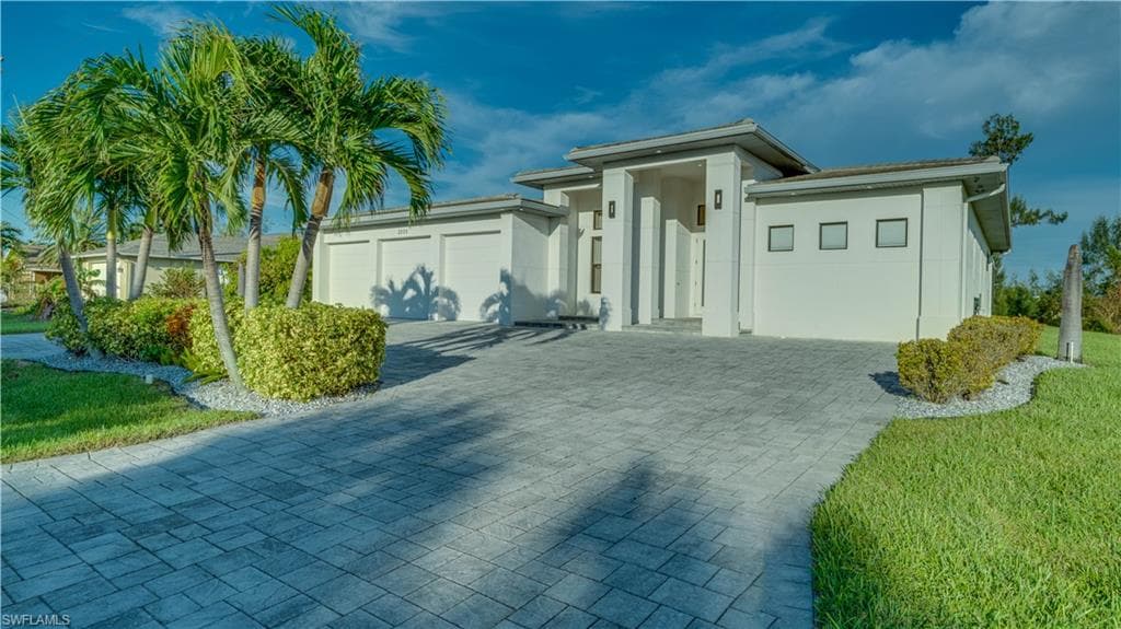 2333 SW 21st AVE CAPE CORAL, FL 33991