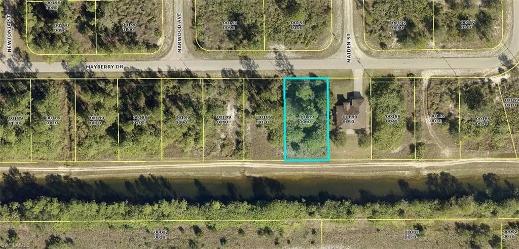 1842 Mayberry DR LEHIGH ACRES, FL 33972