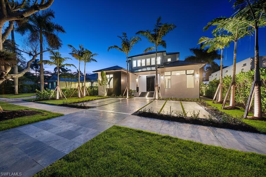 1151 7th Ave N N NAPLES, FL 34102