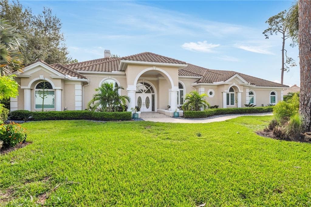122 Edgemere WAY S NAPLES, FL 34105