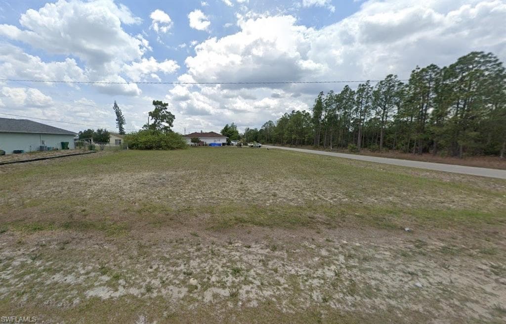 2250 E 11th ST LEHIGH ACRES, FL 33936