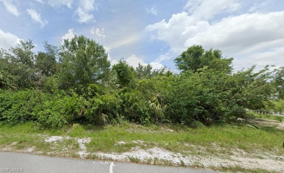 6008/6010 Lacota AVE FORT MYERS, FL 33905