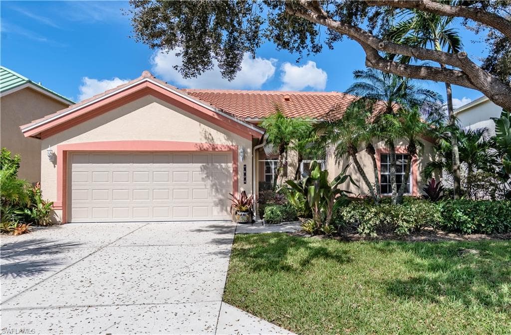 7904 Gardner DR NAPLES, FL 34109