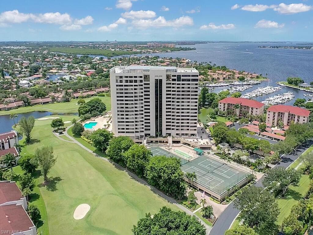 5260 S Landings DR 805 FORT MYERS, FL 33919