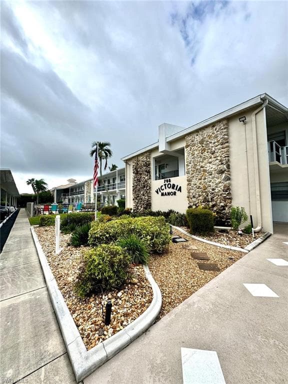 708 Victoria DR 212 CAPE CORAL, FL 33904