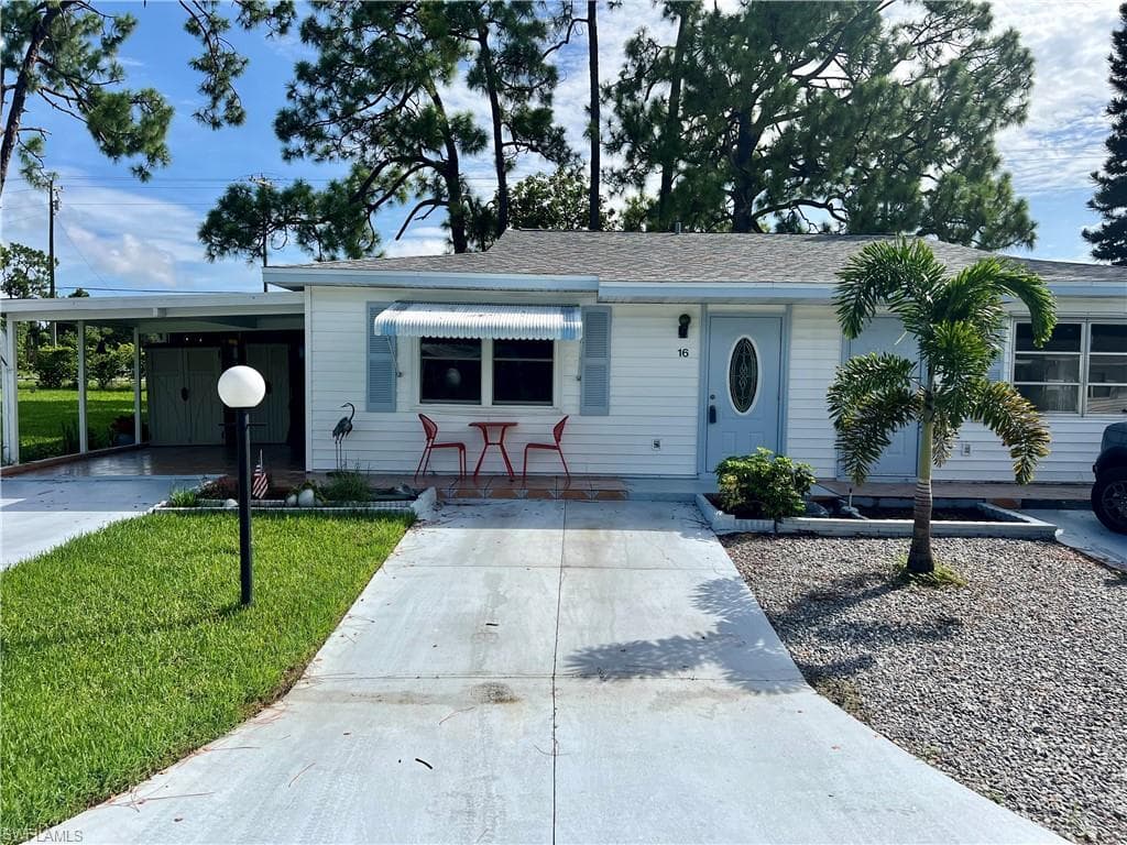 16 Desert Candle CIR LEHIGH ACRES, FL 33936