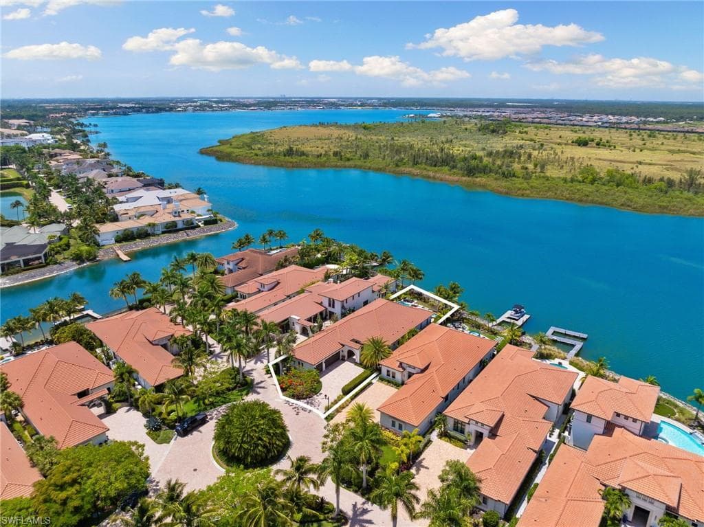 18100 Via Portofino WAY MIROMAR LAKES, FL 33913