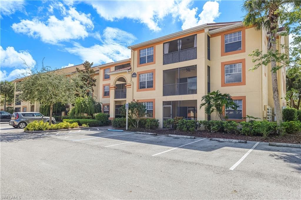 7945 Preserve CIR 511 NAPLES, FL 34119