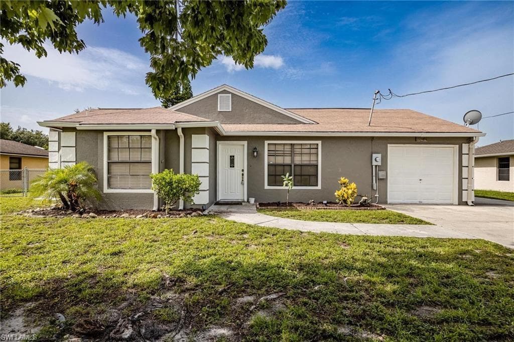 2811 6th ST W LEHIGH ACRES, FL 33971