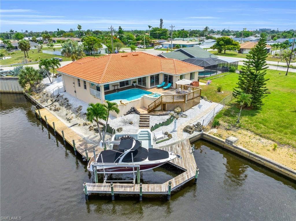 1102 26th TER CAPE CORAL, FL 33904