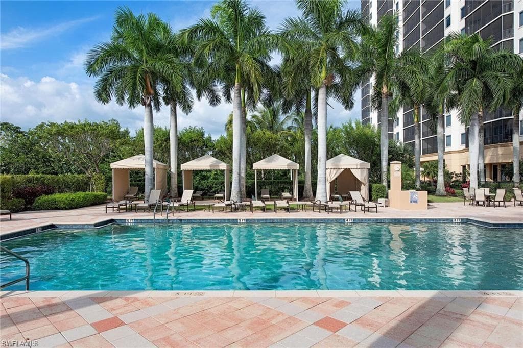 1065 Borghese LN 702 NAPLES, FL 34114