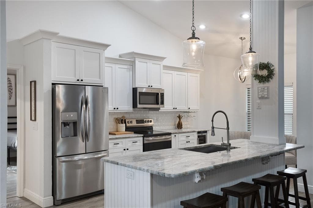 3900 Maryann WAY ESTERO, FL 33928
