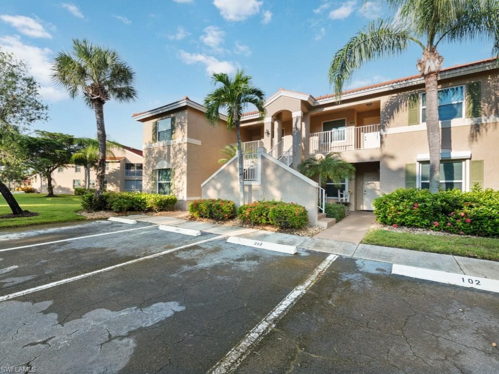 6280 Huntington Lakes CIR 102 NAPLES, FL 34119