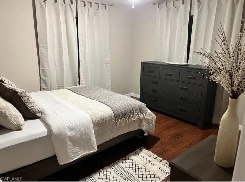 831 106th AVE N NAPLES, FL 34108