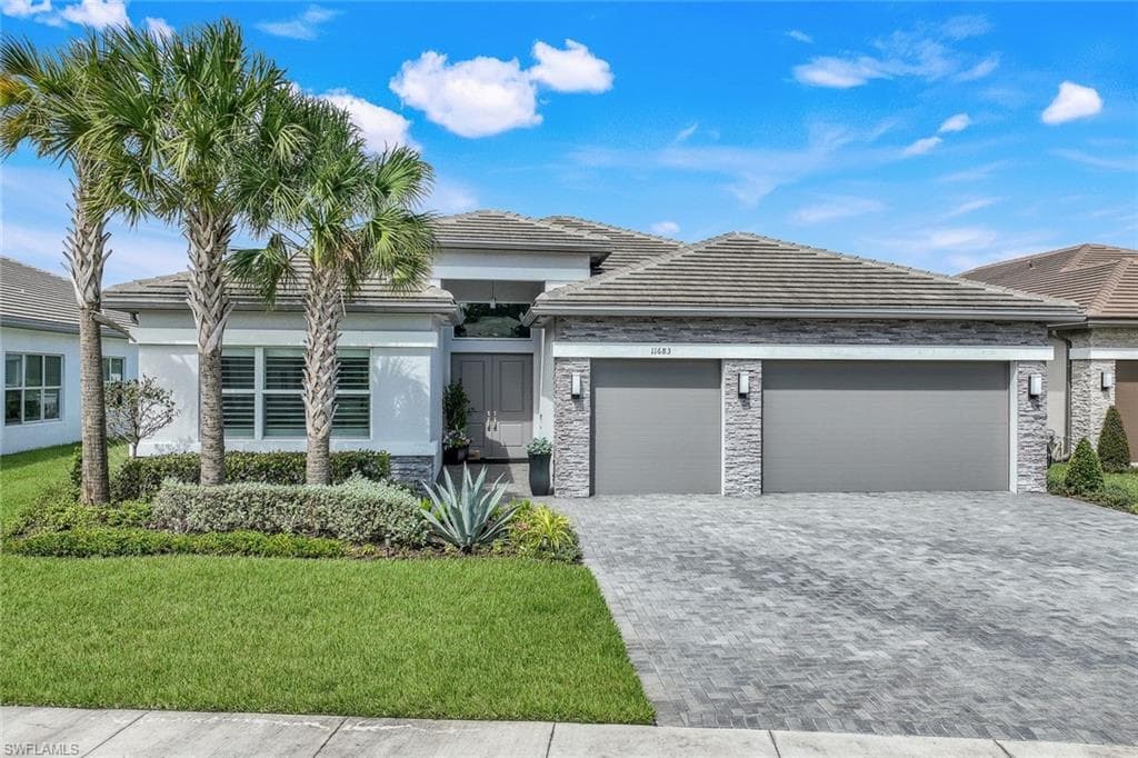 11683 Periwinkle DR NAPLES, FL 34120