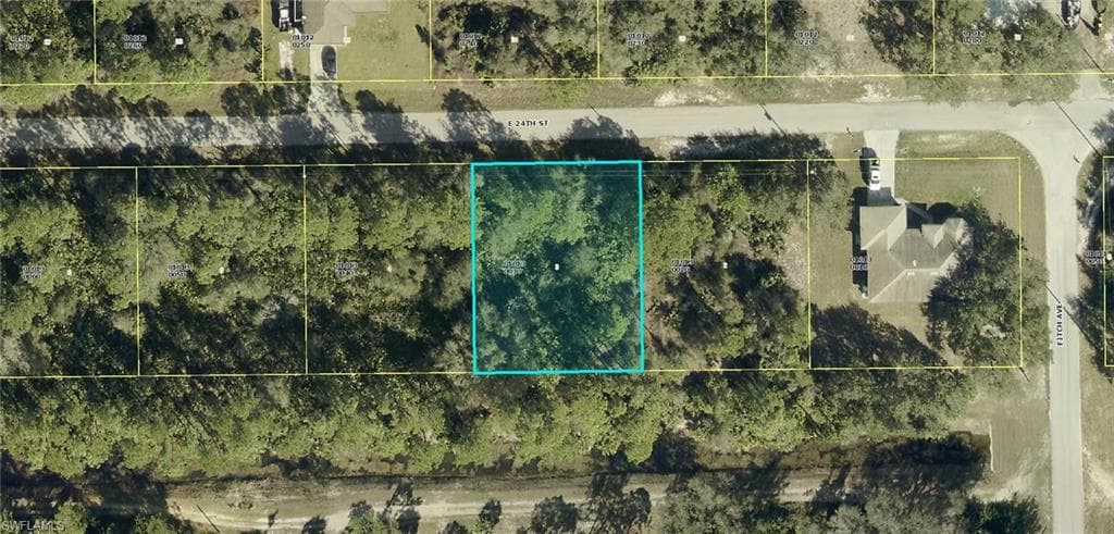 4240 E 24th ST ALVA, FL 33920