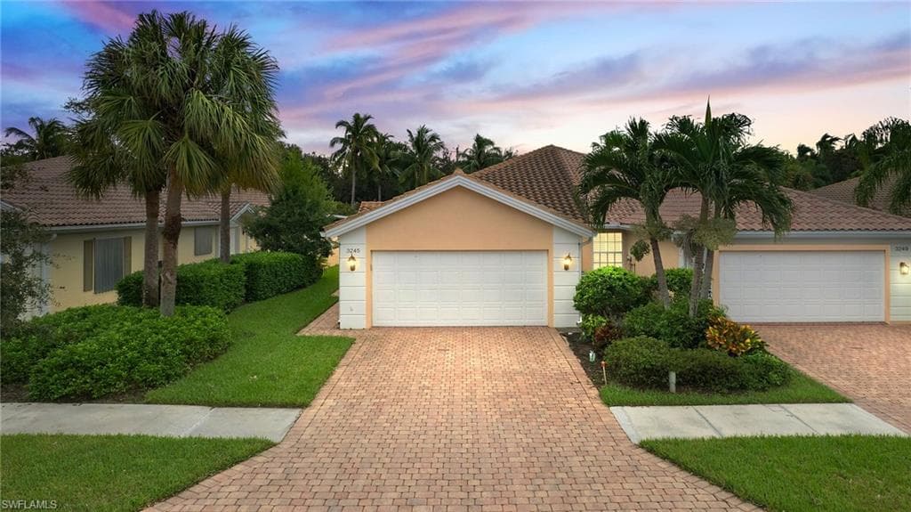 3245 Barbados LN NAPLES, FL 34119