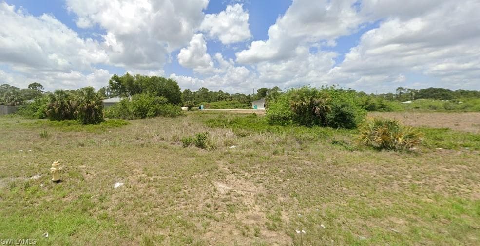 8042 Buttercup CIR LABELLE, FL 33935