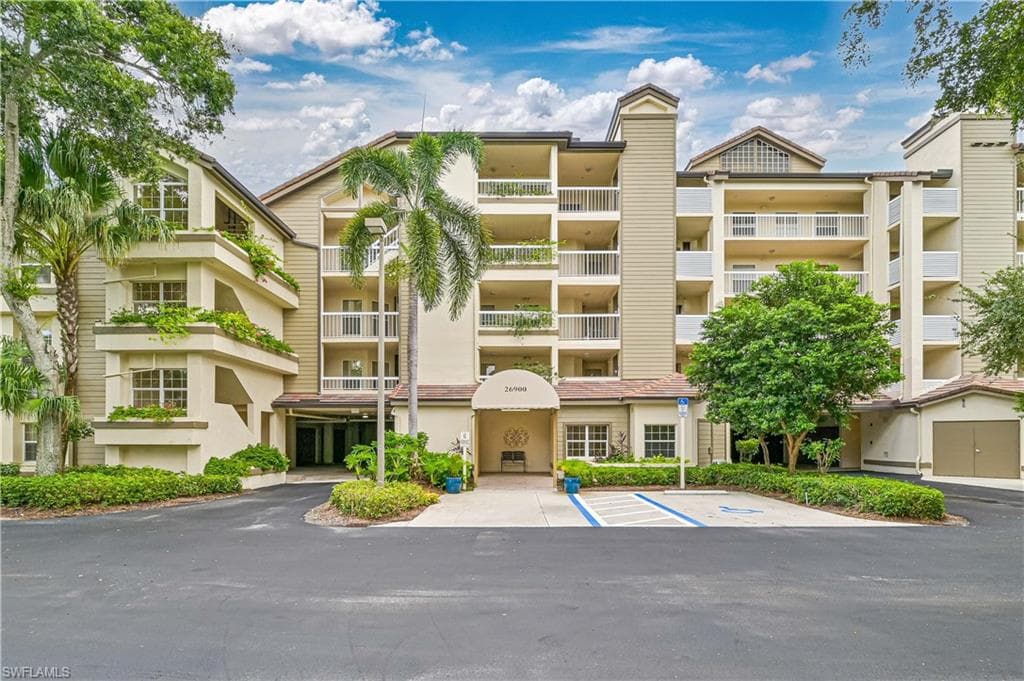26900 Wedgewood DR 201 BONITA SPRINGS, FL 34134