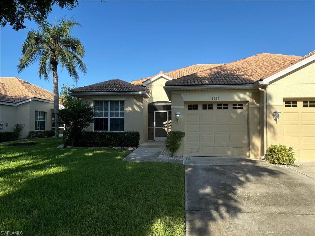 8936 Bristol BEND FORT MYERS, FL 33908