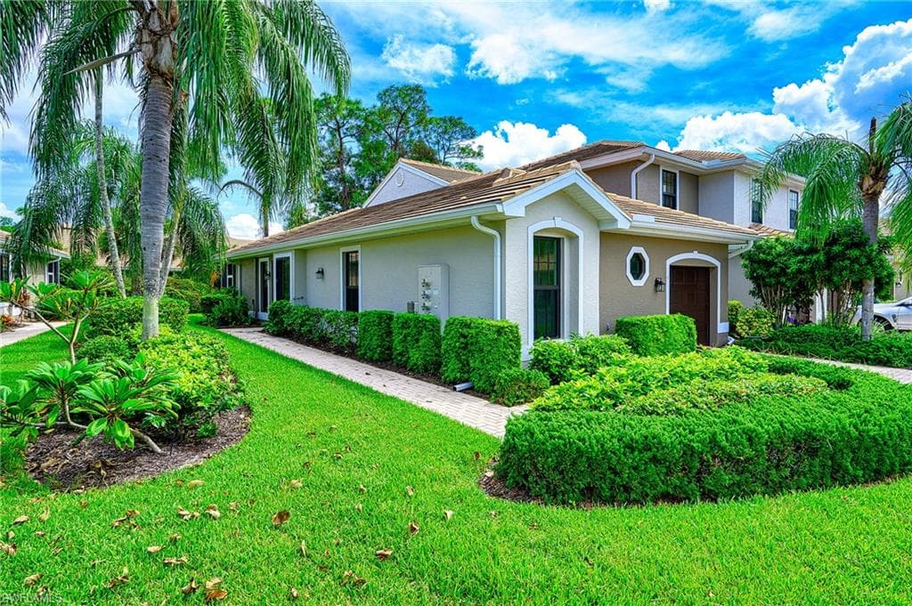 7670 Meadow Lakes DR 1501 NAPLES, FL 34104