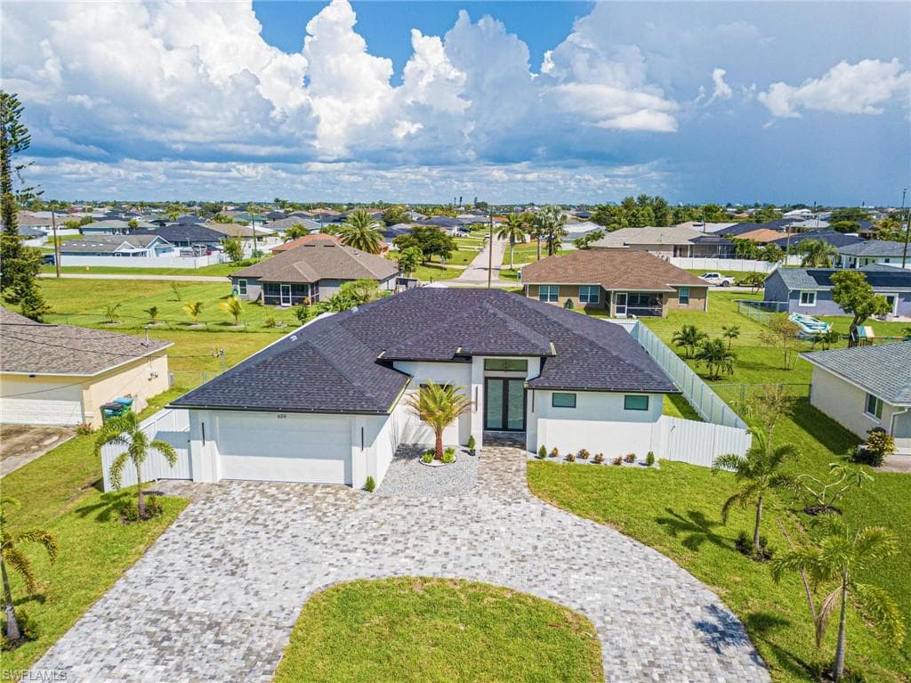 639 NE 2nd PL CAPE CORAL, FL 33909