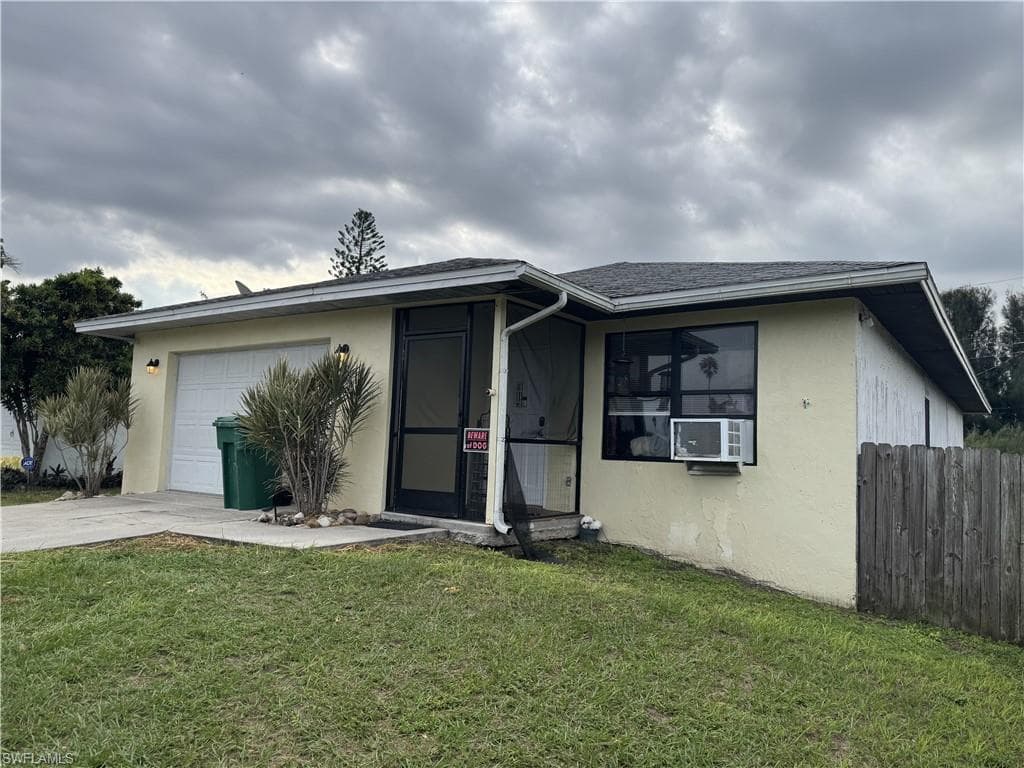 786 107th AVE N NAPLES, FL 34108