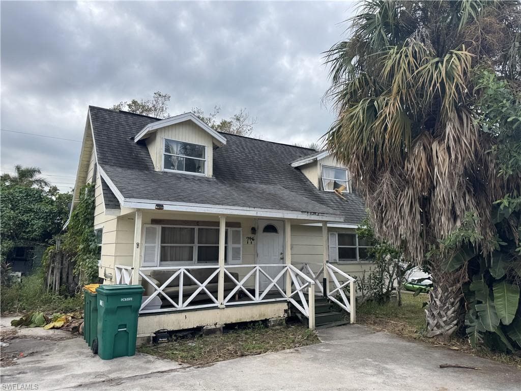 746 107th AVE N NAPLES, FL 34108