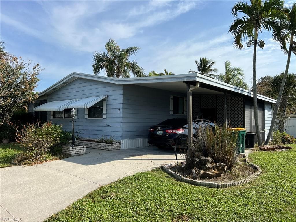 7 Oceans BLVD 7 NAPLES, FL 34104