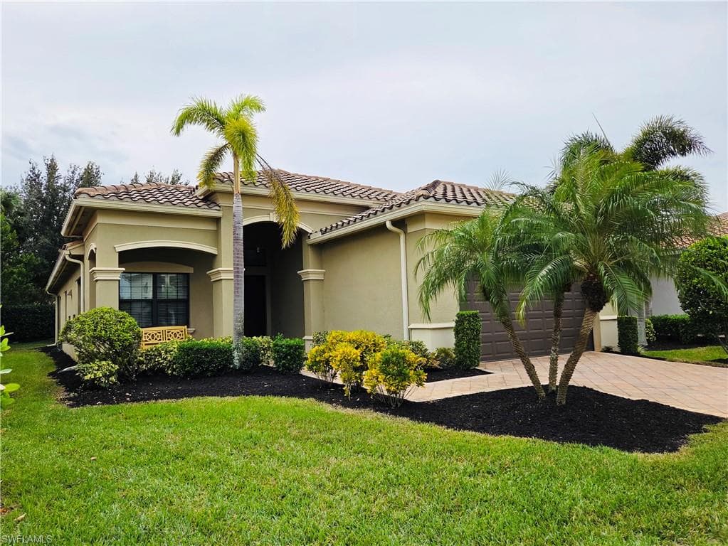3195 Pacific DR NAPLES, FL 34119