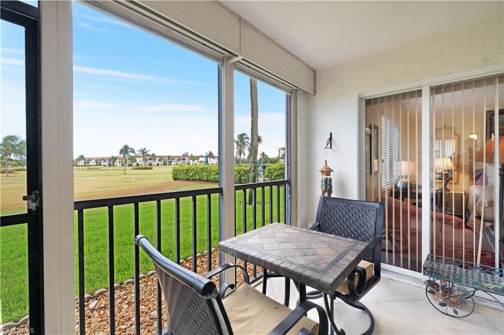 37 High Point CIR E 107 NAPLES, FL 34103