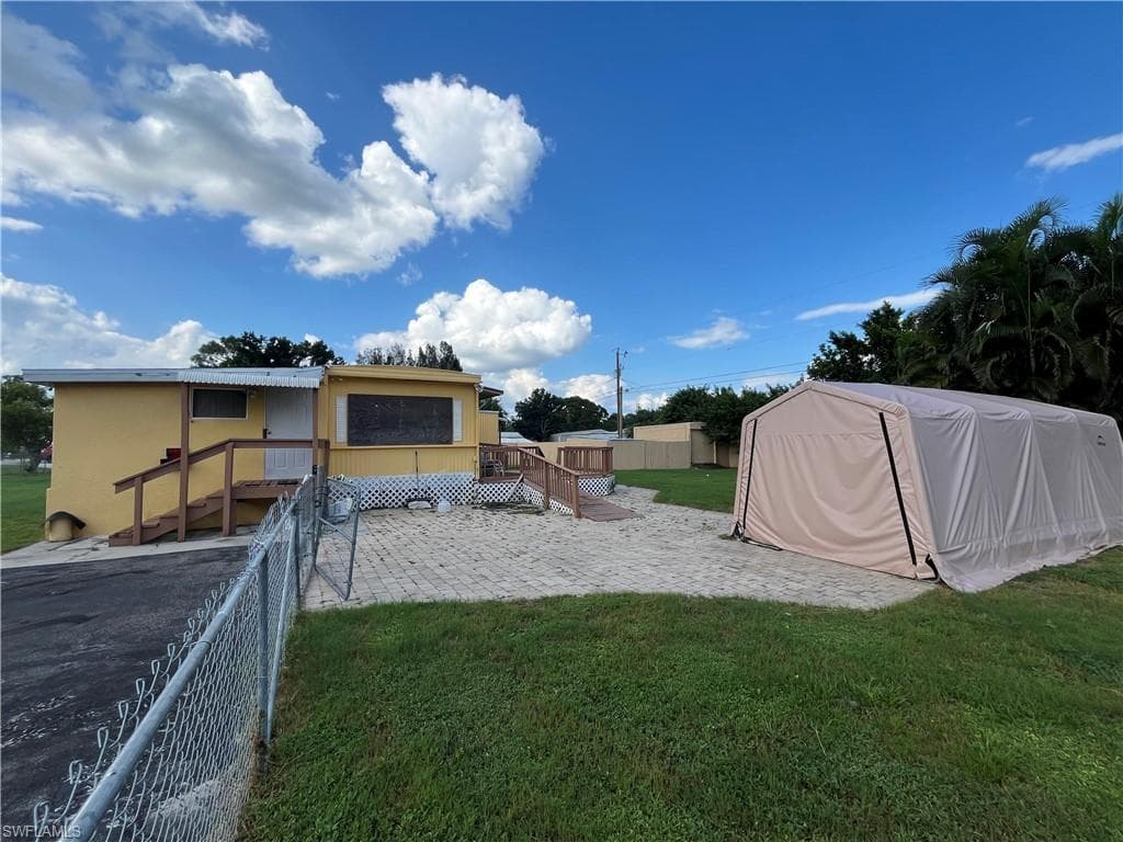 8305 Tolles DR NORTH FORT MYERS, FL 33917