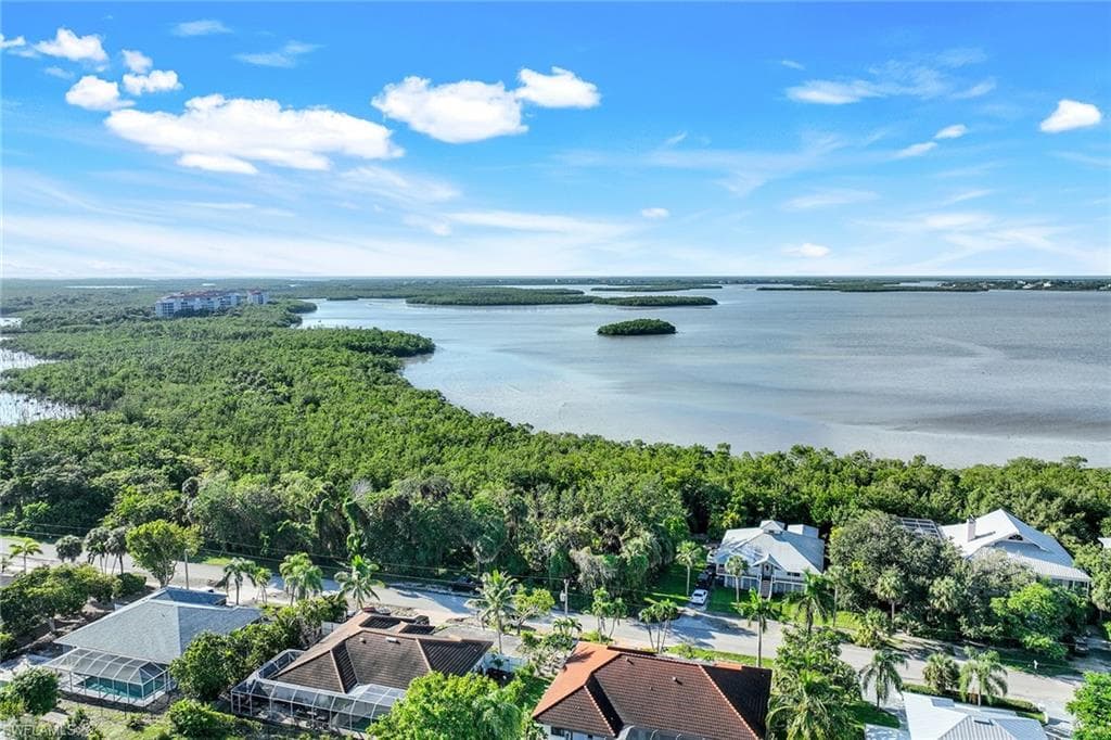 2011 Sheffield AVE MARCO ISLAND, FL 34145