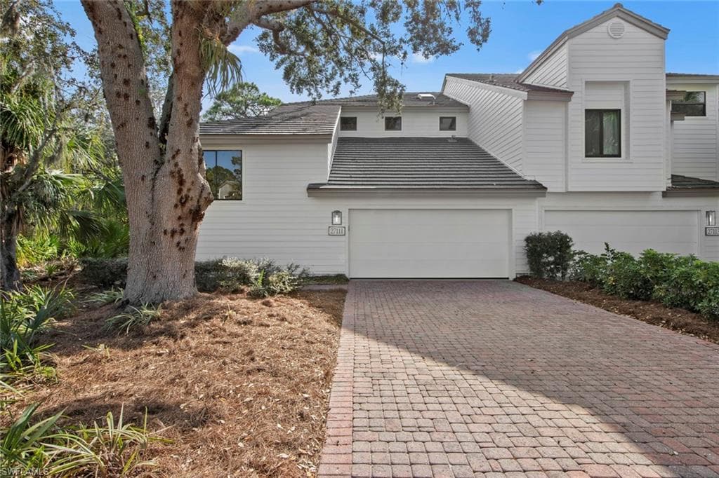 27111 Oakwood Lake DR BONITA SPRINGS, FL 34134